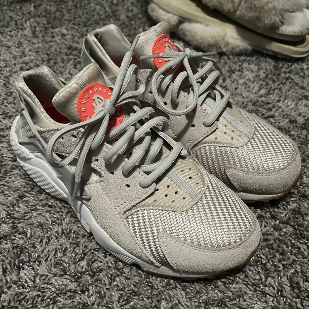Peach huraches
